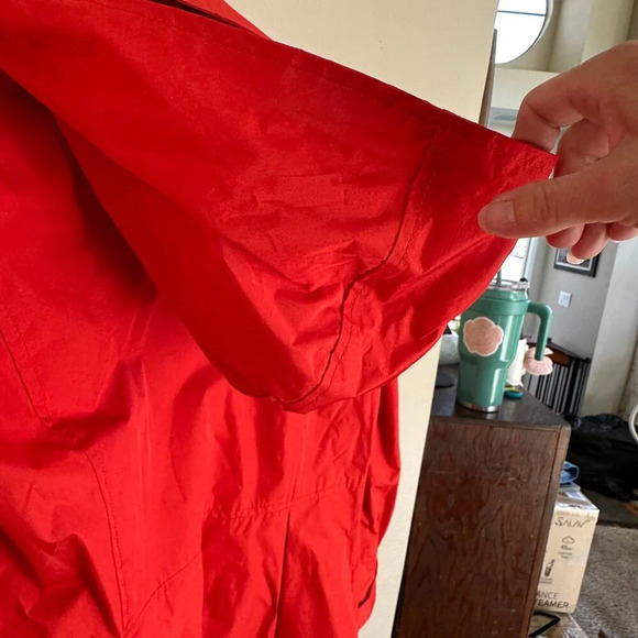 Vintage Steve Madden Red Raincoat Size Medium No holes or stains in good conditi - Picture 6 of 11